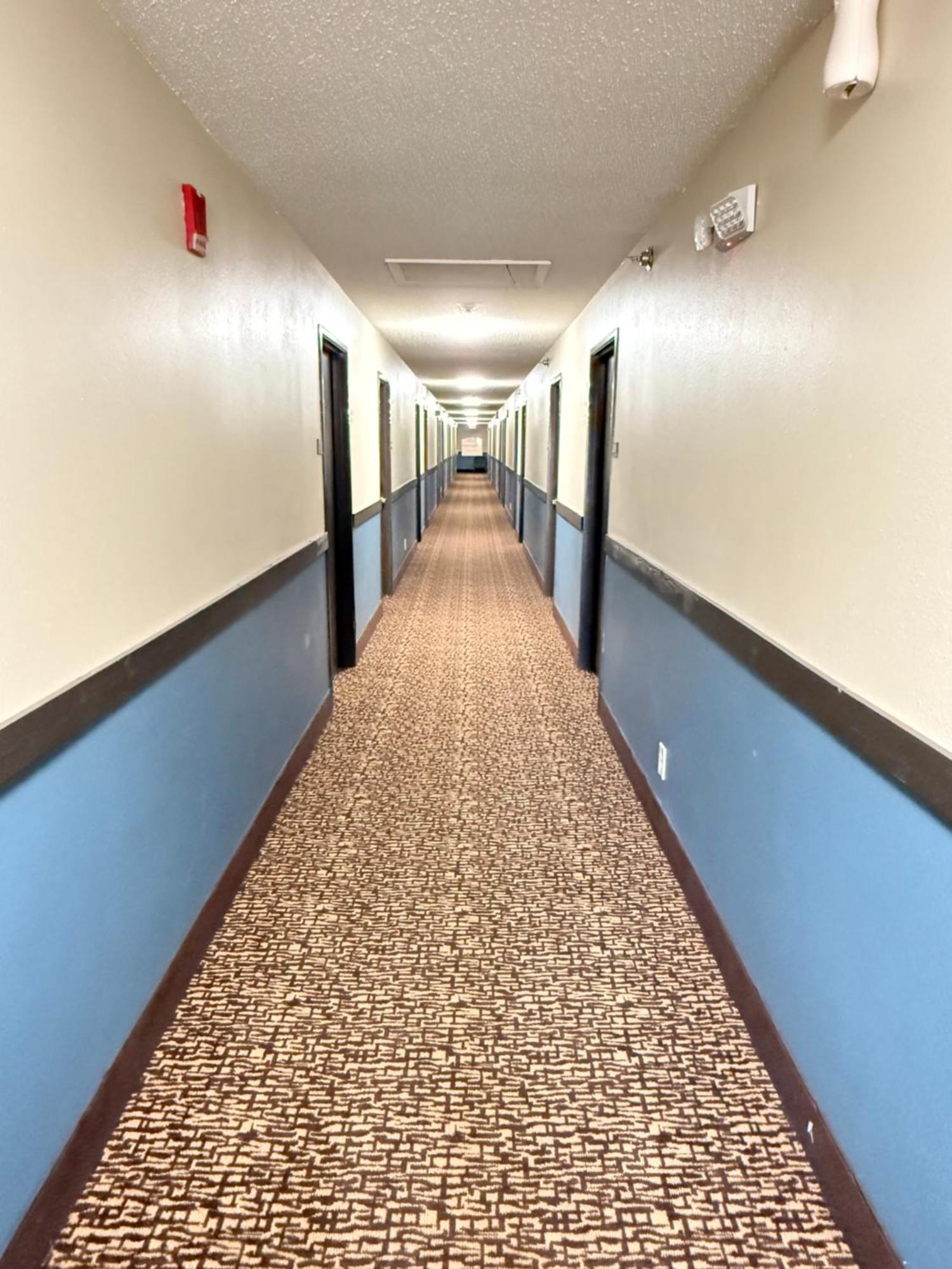Super 8 By Wyndham Reedsburg Hotel Екстериор снимка